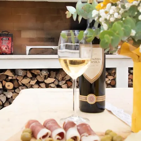 Juric - Free Covered Parking Appartement *