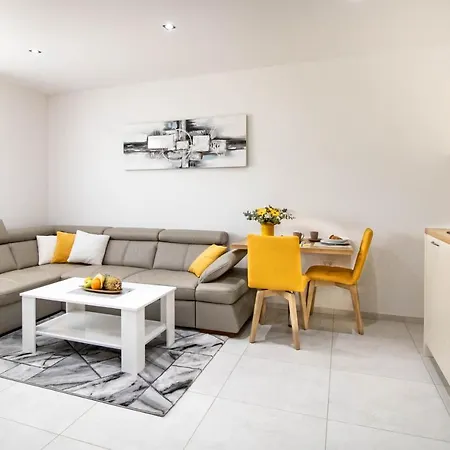 Apartment Juric - Free Covered Parking