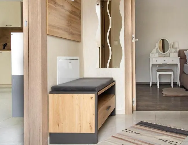 Juric - Free Covered Parking Apartment Pula